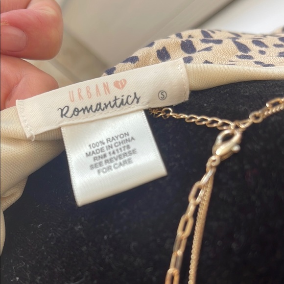 URBAN Romantics | Women’s Multicolored Animal Print V-Neck Crop Top Size Small - Picture 6 of 6